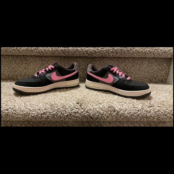 Nike A-F1 ‘82 girls size 5.5 - Picture 1 of 5